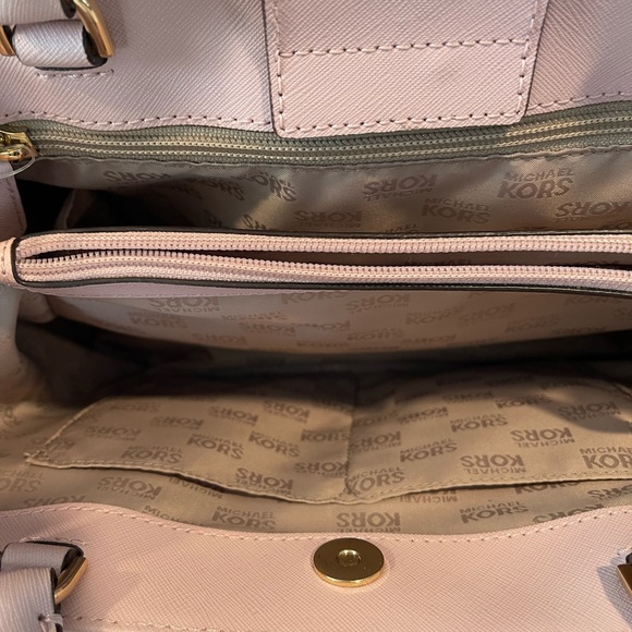 Michael Kors Hailee MD Satchel Leather Lightly used with tag. - Picture 6 of 14